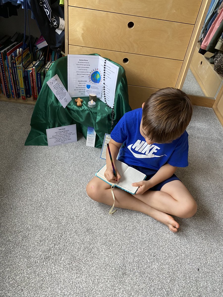 Leonardo’s turn to take home the <a href="/OurLady_Hitchin/">OurLady_Hitchin</a> school prayer bag this weekend. Enjoying some quiet reflective time 🙏🏼