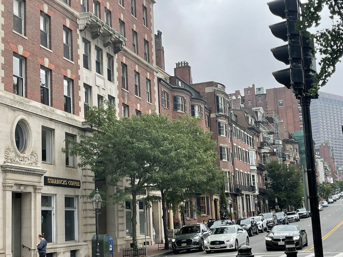 AnastasiaSMihai's tweet photo. G’day from ❤️ beautiful #Boston 👋👋
braved the ++++ #humidity for morning 7.3 km walk #BostonCommons https://t.co/OgapD37Ahh