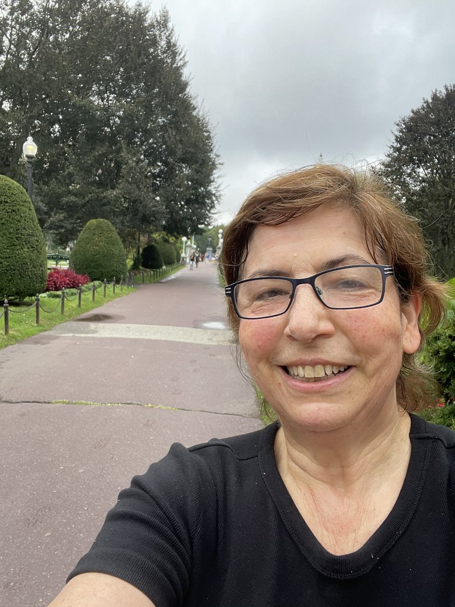 AnastasiaSMihai's tweet photo. G’day from ❤️ beautiful #Boston 👋👋
braved the ++++ #humidity for morning 7.3 km walk #BostonCommons https://t.co/OgapD37Ahh