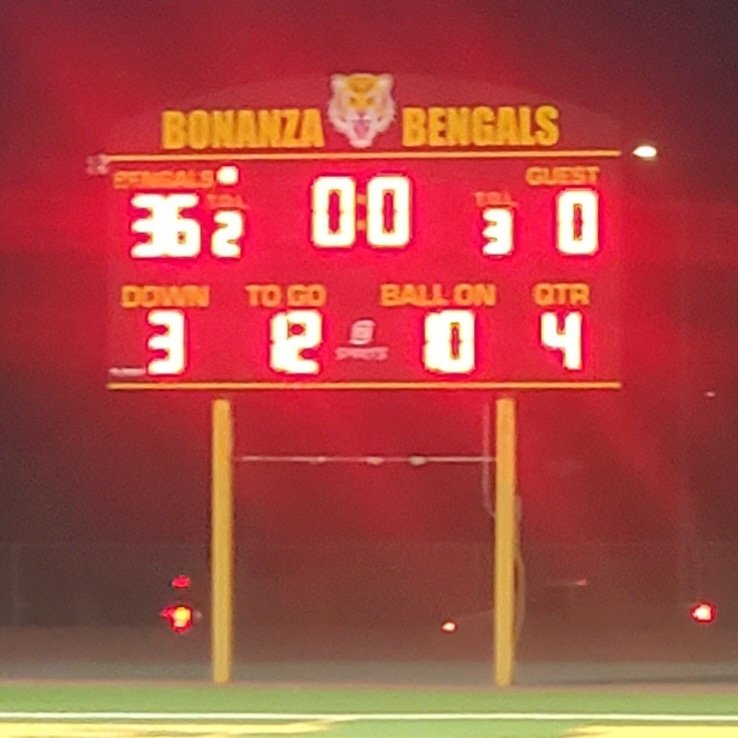 macsimumsc's tweet photo. 1st win of the season! 1st win in 3yrs. Most points scored in 3yrs. #bonanzabengals #bengalfootball #BengalPride #coachbigmac https://t.co/r1DkvdPT9y