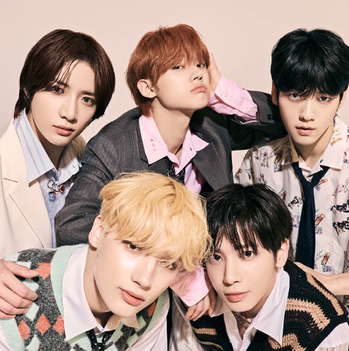 AboutMusicYT's tweet photo. The finalists of 'Song Of The Summer' at the VMAs:

TXT &amp; Jonas Brothers - Do It Like That
Jungkook and Latto - Seven https://t.co/lR1tMH8CXe