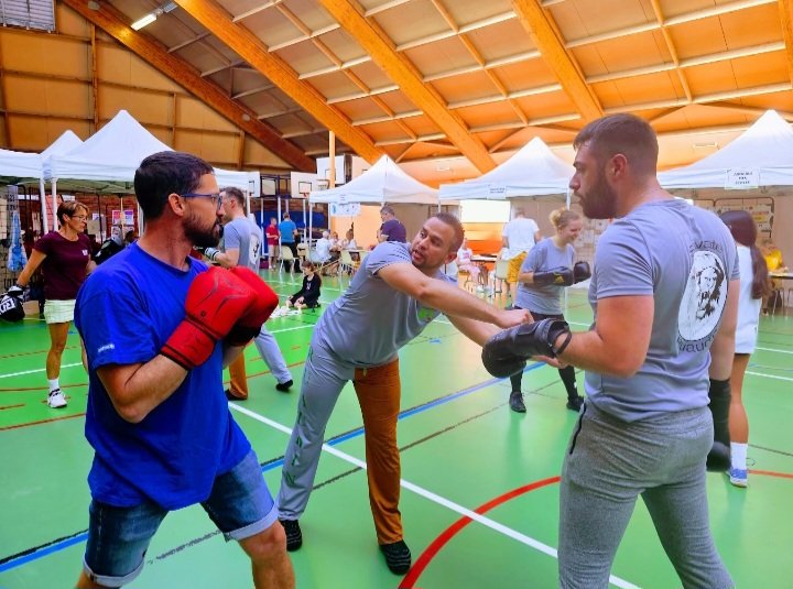Toujours un plaisir de passer un moment  au forum des associations de notre commune.
Grâce à elles, les habitants se  connaissent mieux et partagent de bons moments. Bravo à tous les bénévoles qui communiquent et transmettent leurs passions.