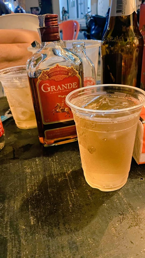CaptionEMP's tweet photo. ขอให้เธอใจดีกับฉัน ในวันที่โลกทั้งใบใจร้าย 🥃🥃🥃 https://t.co/03mZIhuJ42