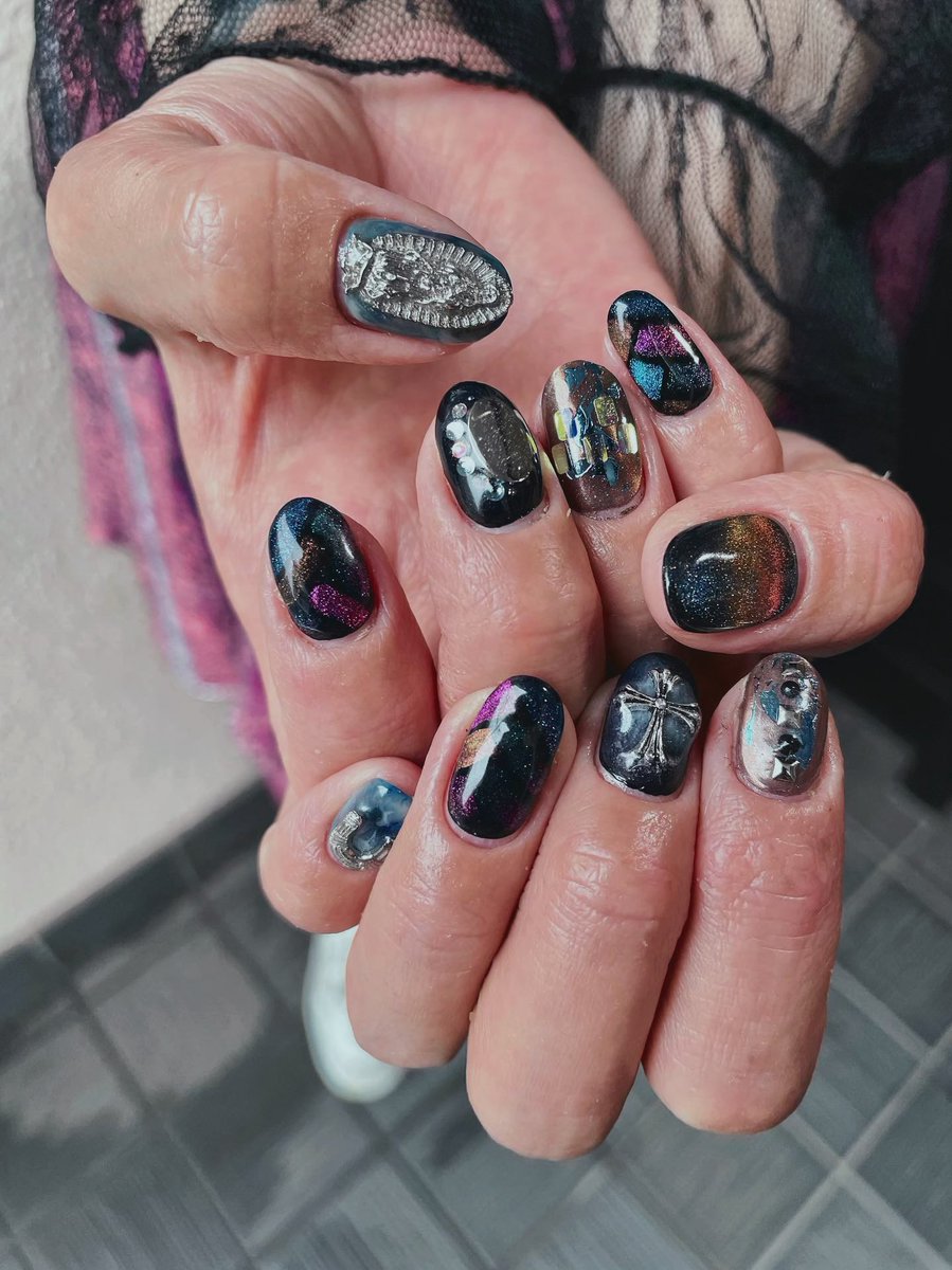 haru_nemuri's tweet photo. I got my nails done with reference to the cover of my upcoming EP “INSAINT” 🫀✝️🦋🤍

そろそろ出るEP ”INSAINT“ のジャケットを参考にネイルしてもらった🫀✝️🦋🤍 https://t.co/FEsN9INANi