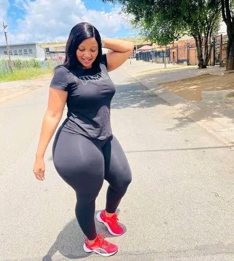CheckingcyG's tweet photo. Omo I am built as they like it

Hello!!! https://t.co/Gi6QduEmG3