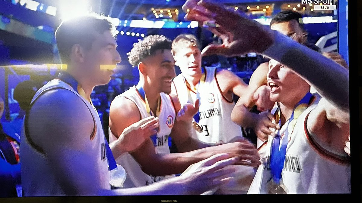 SPORT & POLITICS tweet media