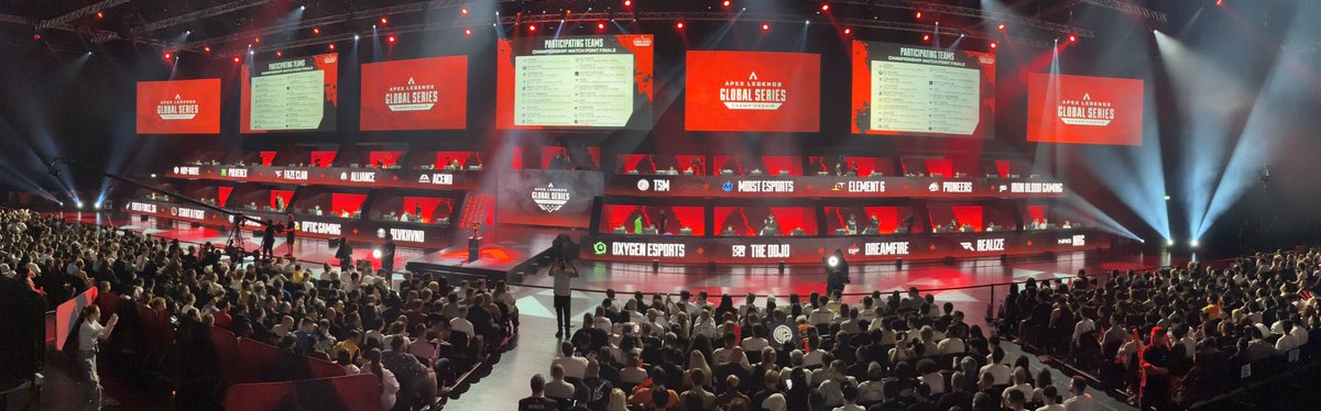 Today, we crown our Year 3 #ALGS Champions!! The BEST of the BEST in 1 final lobby with Match Point format to determine who takes home $600,000 and the coveted Champs trophy! 🏆
#ALGSChampionship 

Tune in twitch.tv/playapex