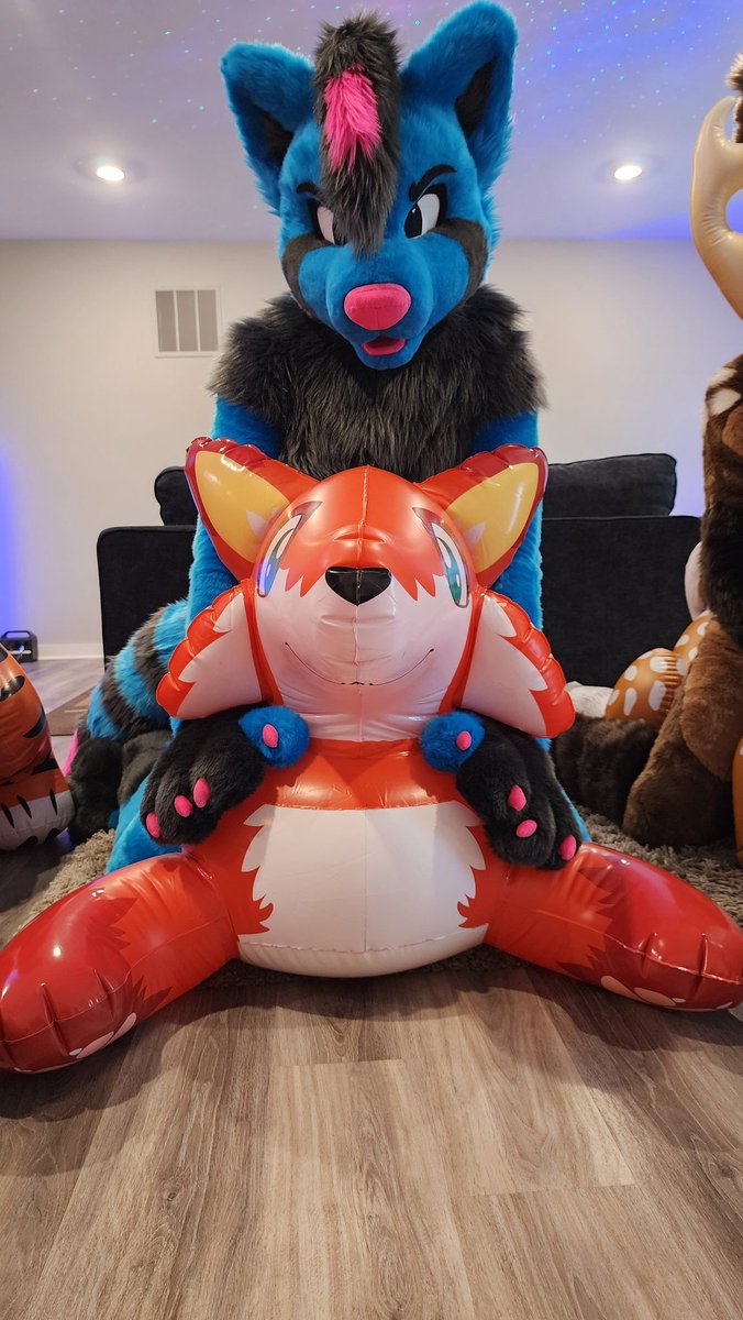 Thank you <a href="/DerrTheDeerFox/">Derr</a>  for bringing all these shiny friends this weekend 🥰

👔:<a href="/TheBurritoQueen/">Burrito Brat🌶</a> 
📸:<a href="/Big_Red_Dad/">Drake 🔜 LVFC</a>