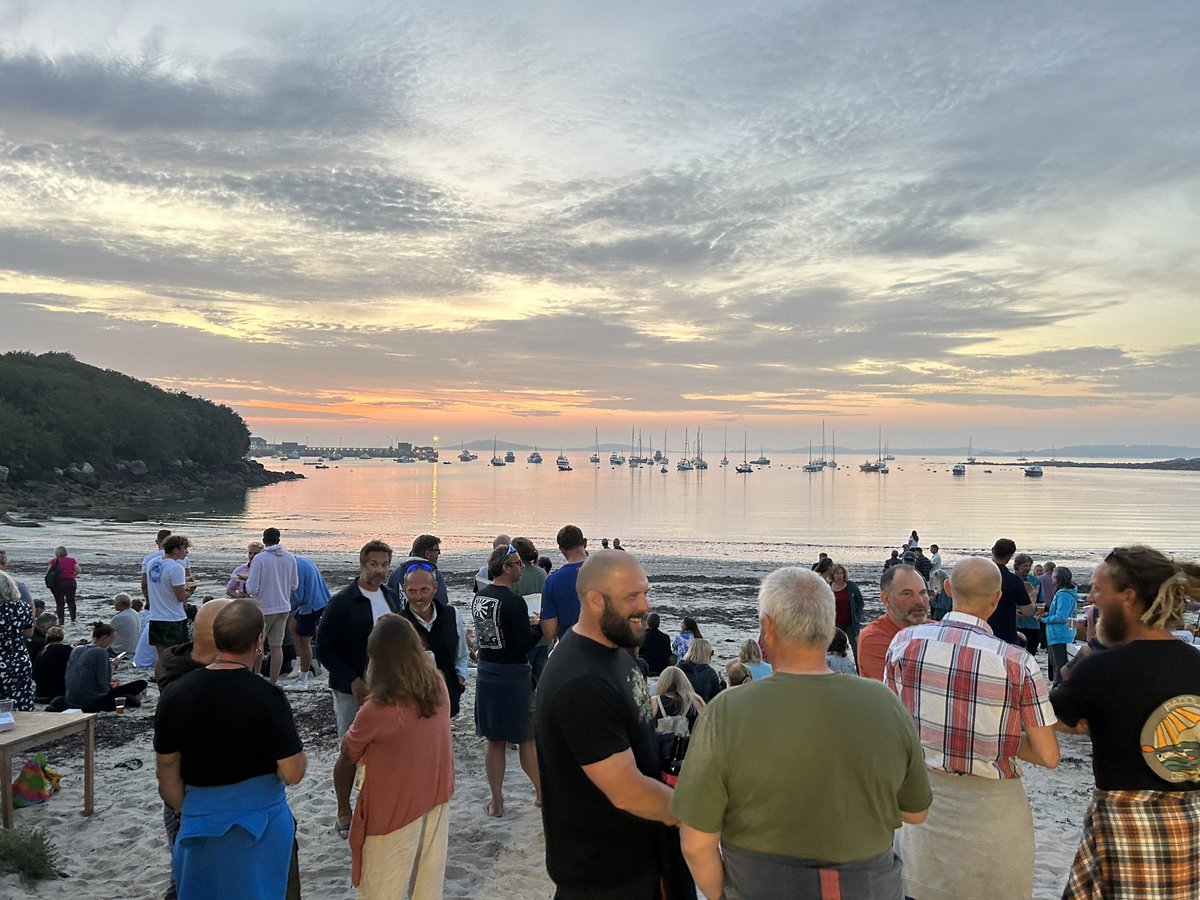 Sarah Canning tweet media