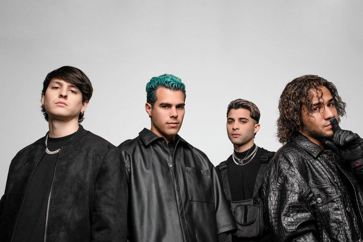 chrisveleznews's tweet photo. 📸|| Nuevas fotografías de CNCO para medios.

#ChristopherVelez #CNCO https://t.co/6WwqGdKvfK