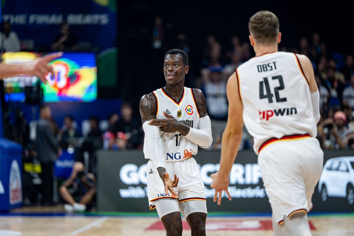 EintrachtBSNews's tweet photo. Braunschweig ist Weltmeister! 🏀

Wir gratulieren @ds17_fg, @dtheis10 und dem @dbb_basketball zu diesem sensationellen und historischen Erfolg! 

Großer Fight, großer Sport und eine herausragende Mannschsftsleistung - Respekt dafür!

📸 imago https://t.co/HN4rw1zZTY