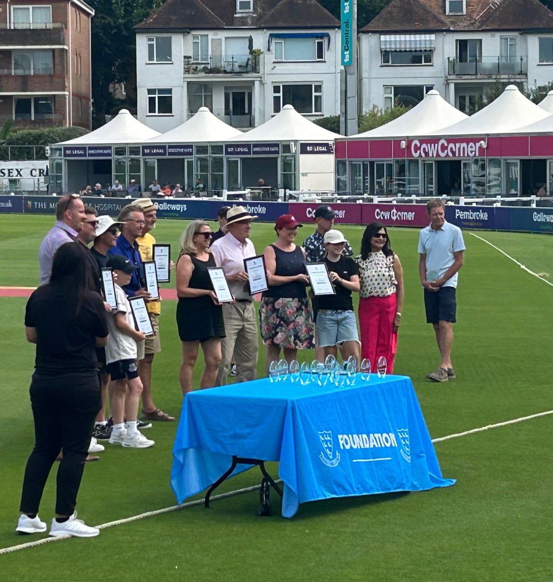 Pleased to get our Clubmark Accreditation from <a href="/SussexCricketFd/">Sussex Cricket Foundation</a> at the <a href="/SussexCCC/">Sussex Cricket</a> game today. Striving to make progress on and off the pitch. 

#loxwood #westsussex #cricket