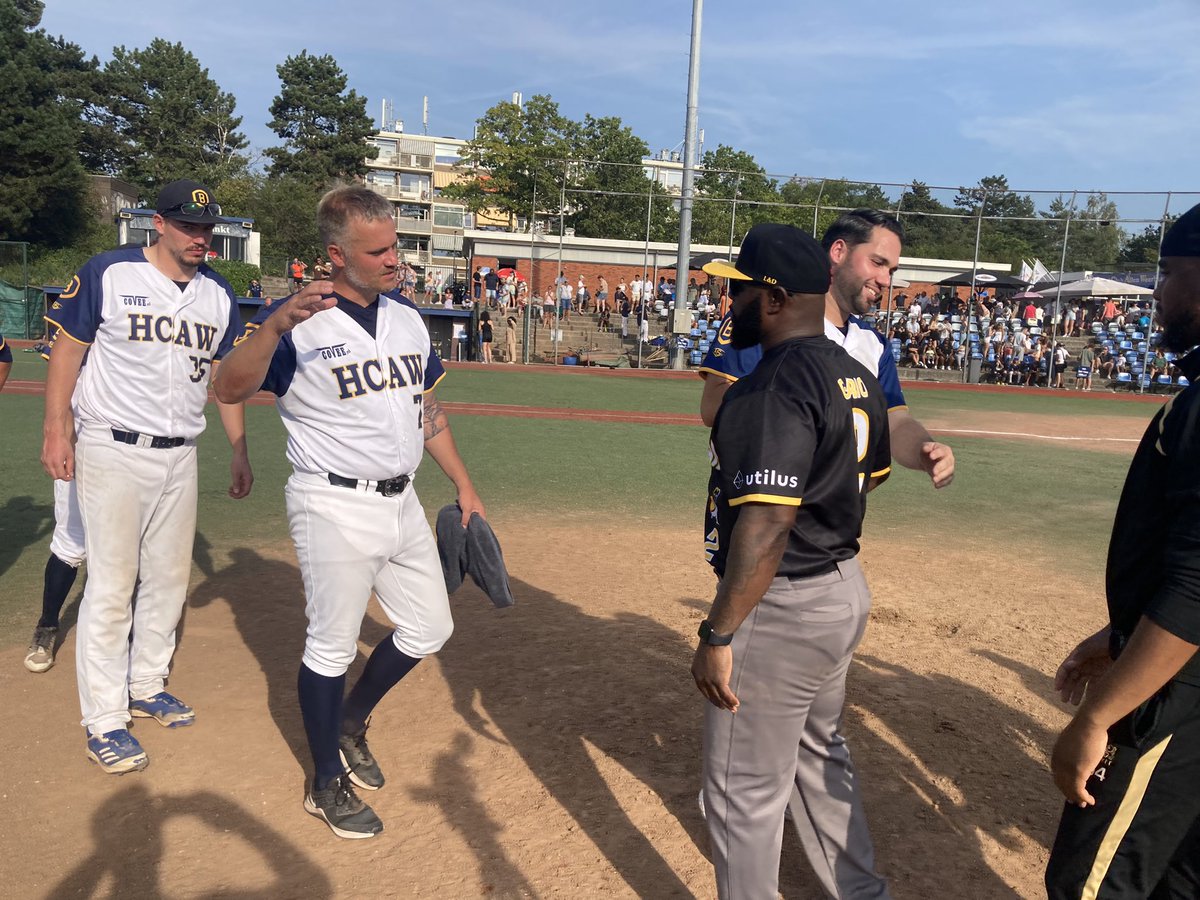 ⚾️ <a href="/PiratesHonkbal/">Amsterdam Pirates</a> staat in de Holland Series. De Amsterdammers schakelen regerend landskampioen <a href="/HCAW_Bussum/">HCAW</a> uit. Straks nog een honkbalnieuwtje <a href="/NHSport_/">NH Sport</a>