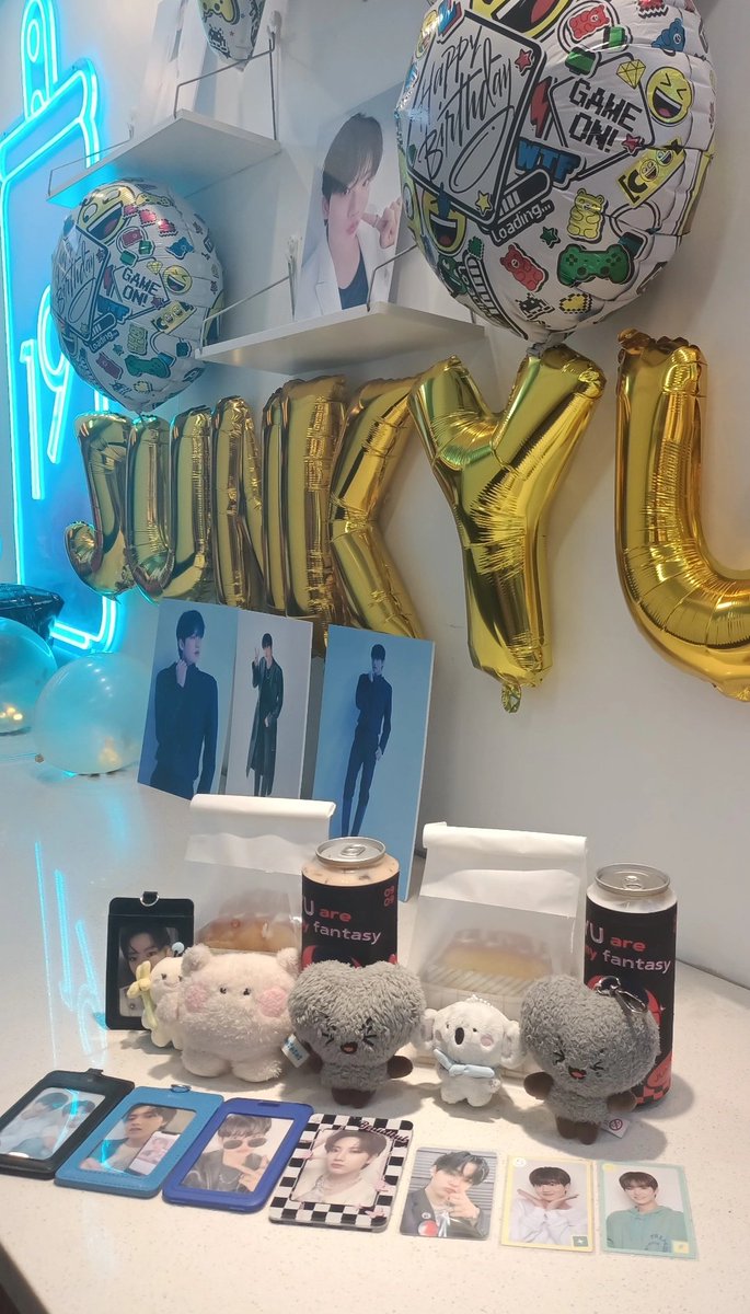 PR0DJUNKYU's tweet image. — thank you so much @especially4kyu ♡ attended my first cansleeve event at 19 degrees, glorietta ₊˚⊹⋆

#GeniusHitmakerJunkyuDay
#붐바라비_밤밤_짱규생일을_던진다
#ジュンギュはオラたちの最高アイドルだゾ
 #JunkyuAreaCode9