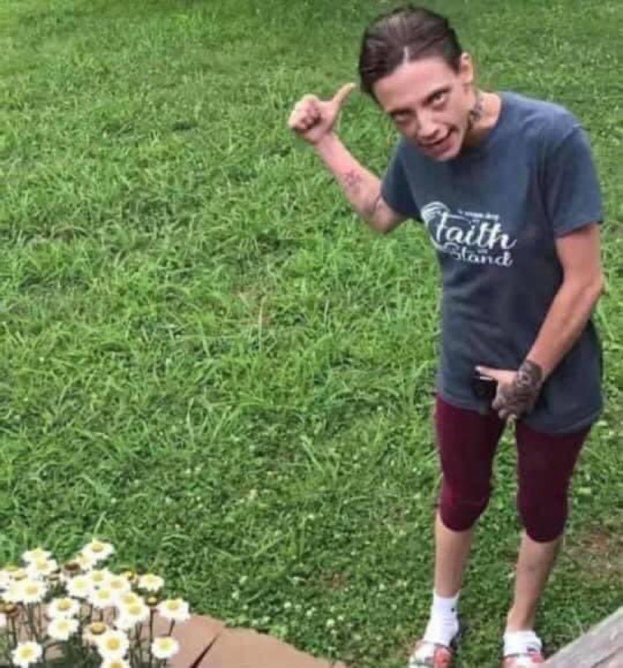 pyperxox's tweet image. him: “i love you”

me: BUT DO THEM B!TCHES KNOW DAT?!