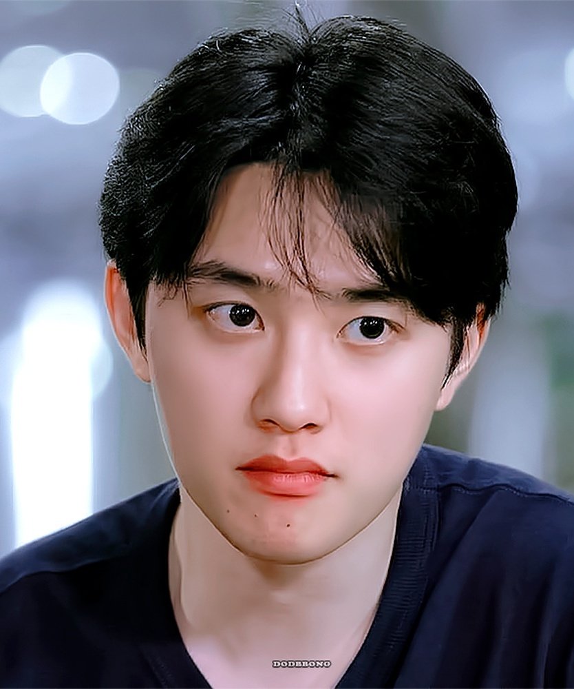 DODBBONG's tweet photo. 도경수 턱밑에 점3개.....콕콕콕.... https://t.co/dtCY7wPLcL