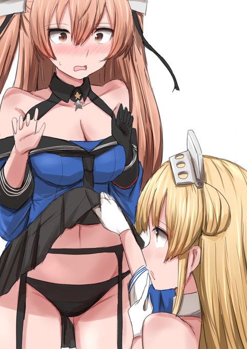 お題のジョンストンちゃんのスカートをめくるフレッチャーちゃんです。 