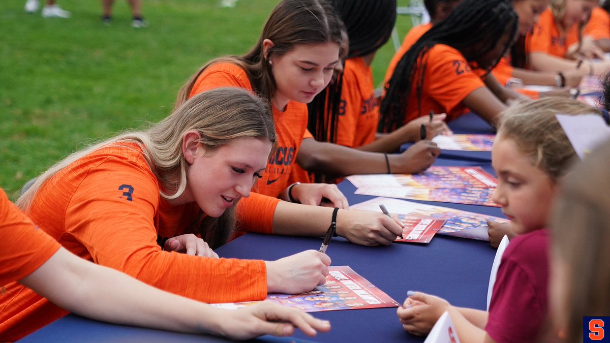 CuseVB's tweet photo. Love our 🍊 fam!

#UniqueUnitedUnlimited x #UnleashthecUUUse x #cusevb https://t.co/JwPOfMwvU7