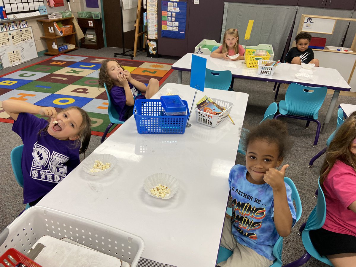 StaceyClancyMBE's tweet photo. Did you know you use all 5 senses when you make and eat popcorn? These MBE Kinders know it now! @HumbleISD_MBE #mbeisfamily #nextkidup https://t.co/OAZUsPmgRd