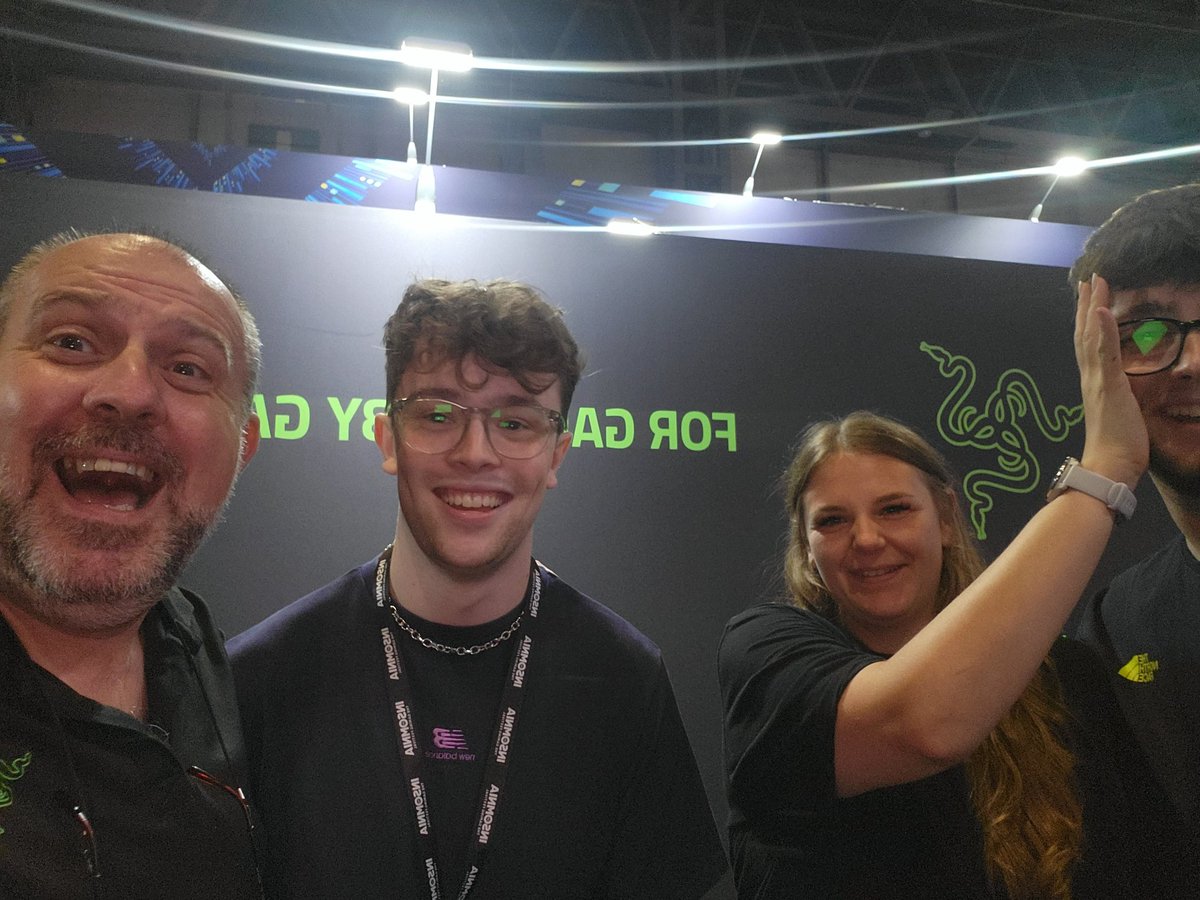 Back at @IGFestUK #i71 and some bloke called @tomcornishh tries to crash the selfie with @Merl ...
