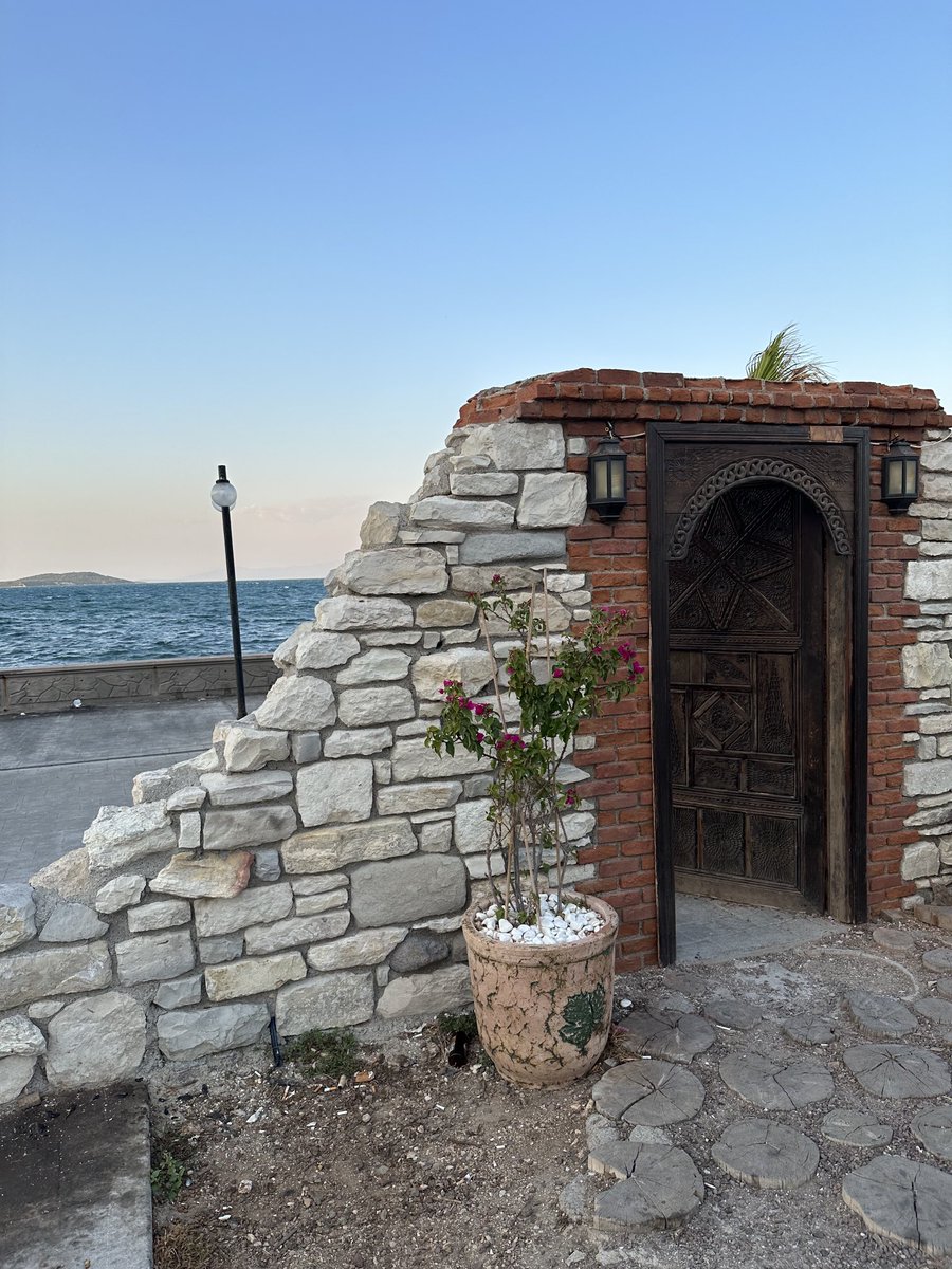 Kahpe bizans süper gazinin kelepçelendiği kapı