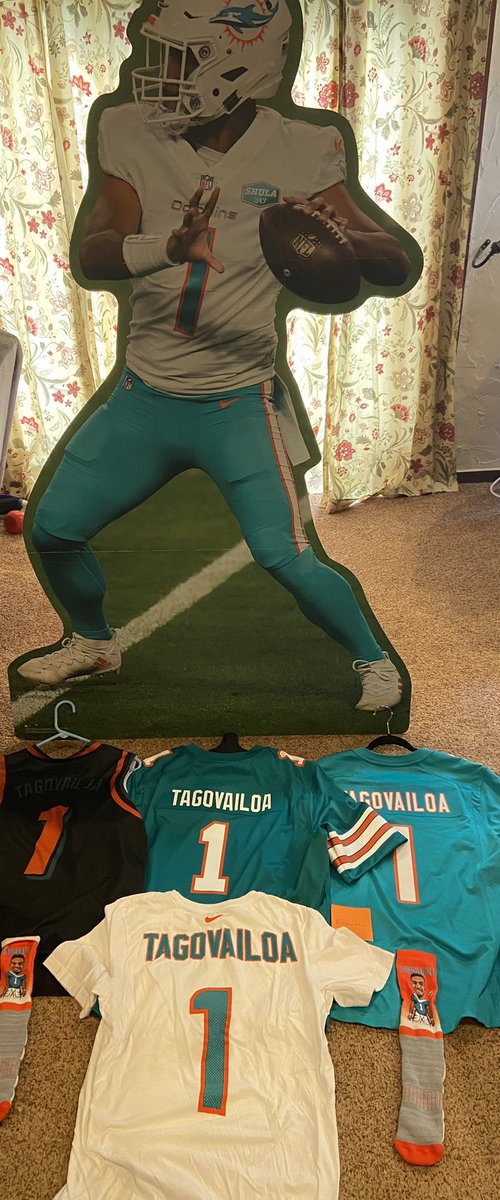 FinsRuinedme's tweet photo. @Tua I need you to sit down and read this

I need an elite season out of you,I need you to be a consensus top 8 quarterback this year, play all 17 games and win a playoff game 

I have too much stuff of yours(+more) for you to be Feeble this year. 

I believe 

be HIM. https://t.co/DkOyKRb0Iz