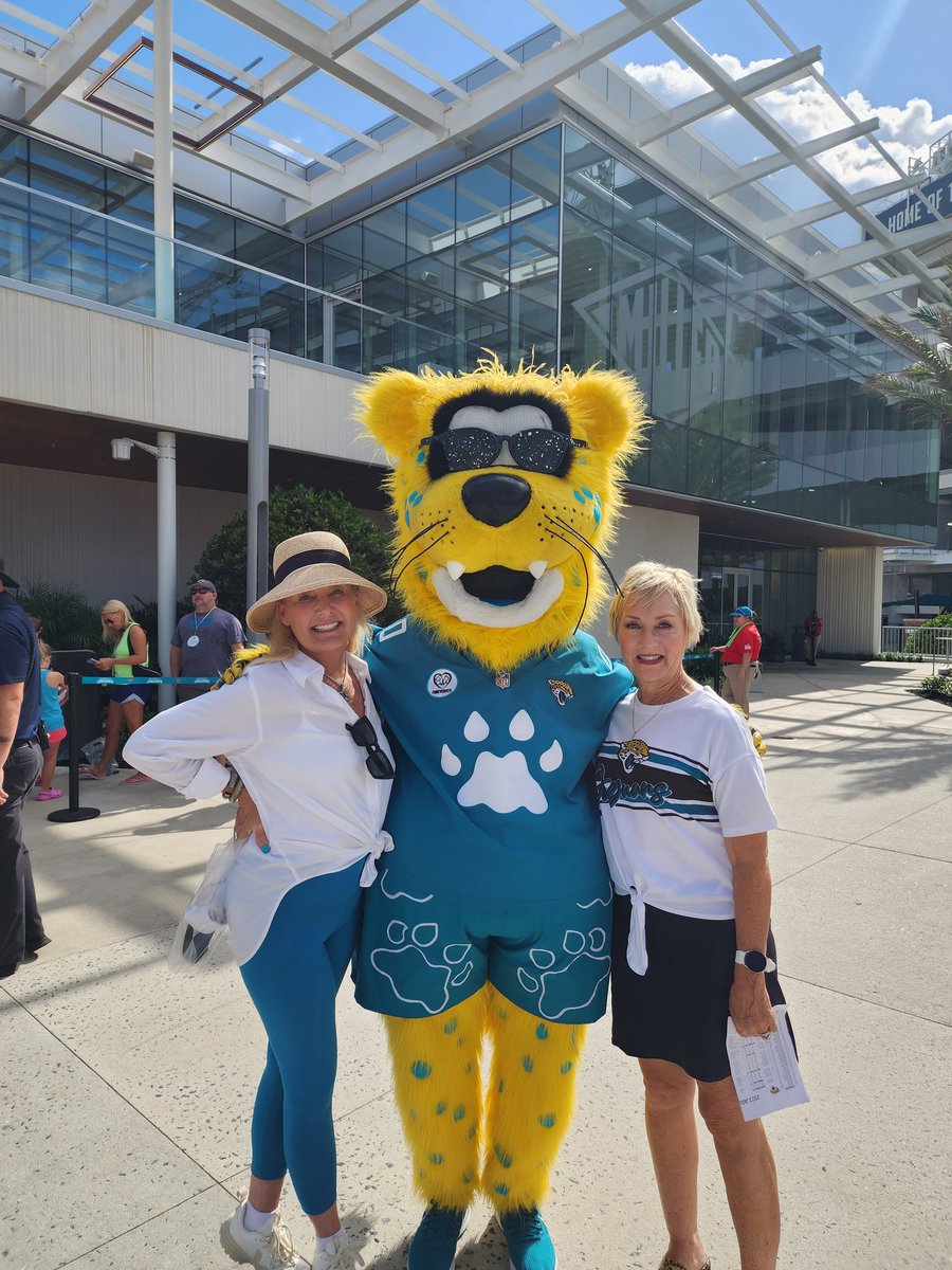 GenaLineDancer's tweet image. Let's go @Jaguars.  #DUUUVAL Football is back.