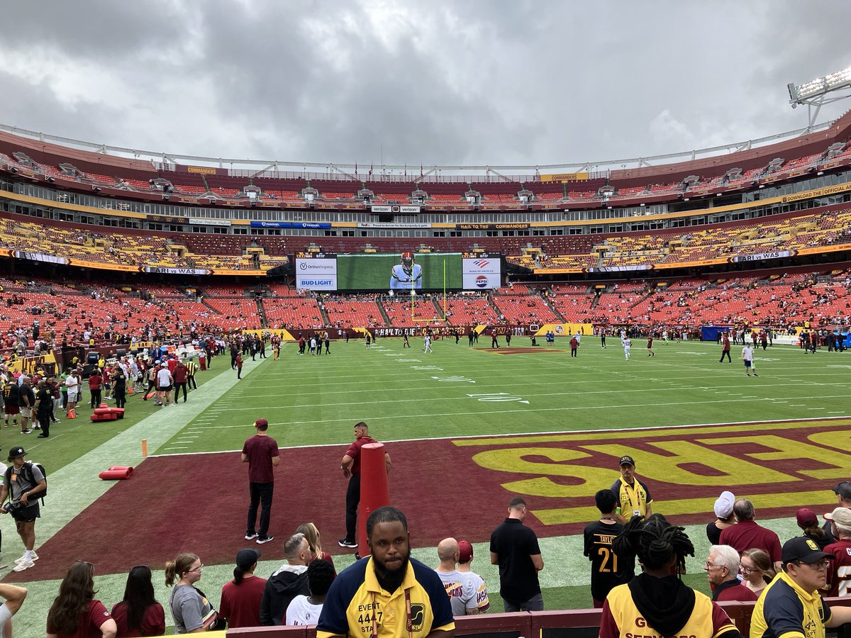 Washington @Commanders all up & down the DMV & the tens of thousands present today here at @FedExField, y’all better freakin Bring that Electrifying energy today. Our Football is F*ckin Back Baby!!! #HTTC #TakeCommand #LeftHandUp #NFL #YouLikeFootball? #GameOn