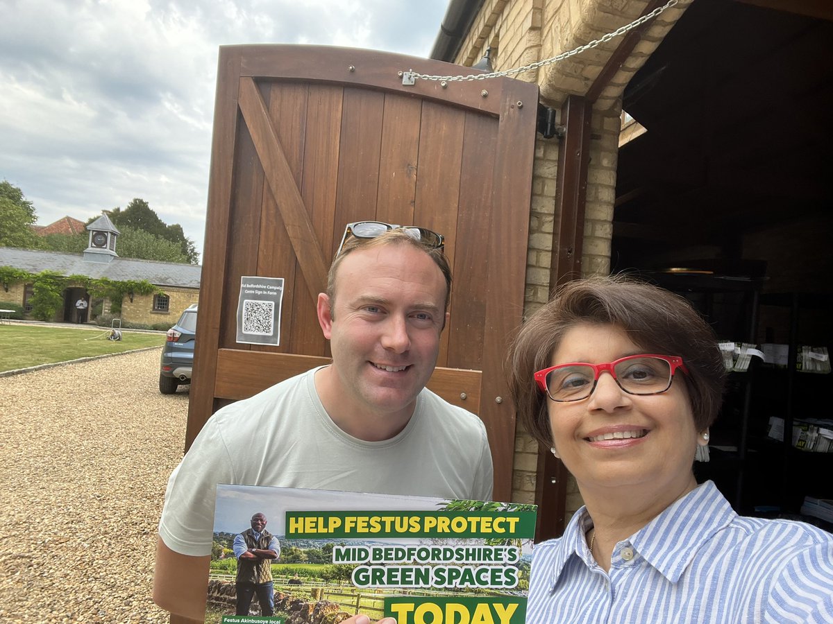 Finally, getting back into canvassing mode. Great to join Rt Hon @theresecoffey & @DarrenG_Henry supporting @FestAKINBUSOYE for #MidBeds by-election 🗳️ Delighted to help Rosemary with crucial data entry & to organise our next Action Day- #Festus4Midbeds @CWODiversity