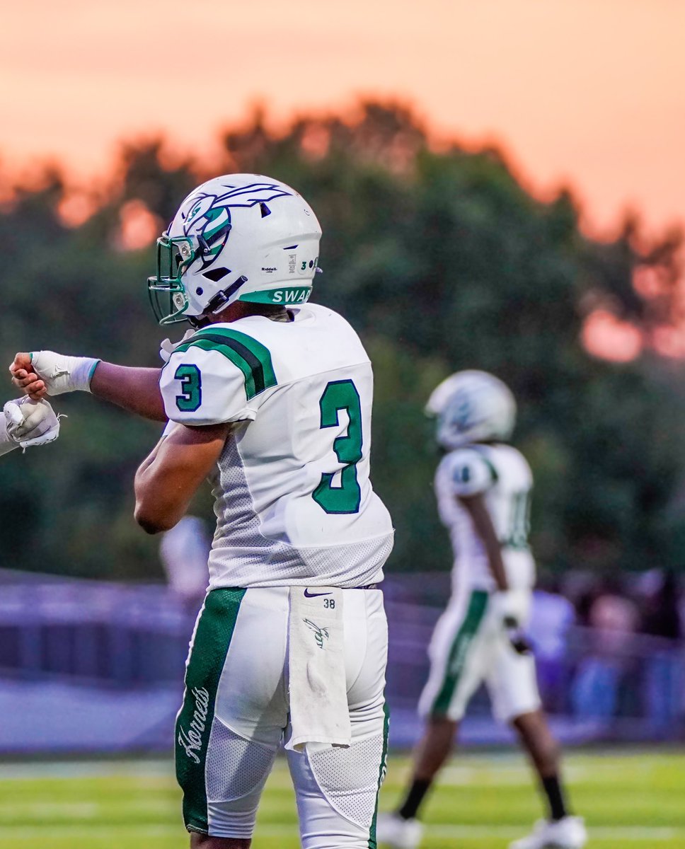 Go Vote!! Jody for offensive POTW and Jo Jo for Defensive POTW!!

Both of these Hornets had massive games on Friday and helped <a href="/CarterHSFB/">Carter HS Football</a> get a big region win! 

#GoHornets🟢 #Exit3️⃣9️⃣8️⃣