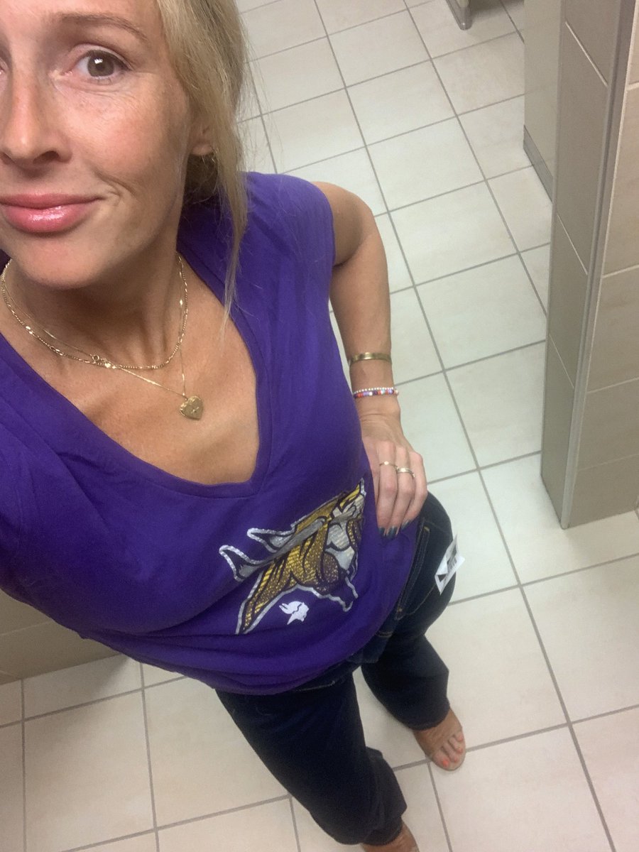 Being a Vikings fan just means having an advanced form of Stockholm Syndrome while wearing a lot of purple 

Your abuser returns to you each year sounding a very clear alarm and what do you do in response? You CLAP #SKOL #soundthegjallarhorn #SoundTheHorn