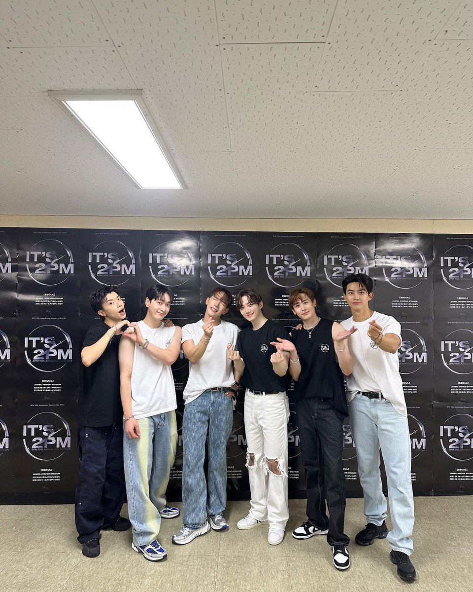 2pmalways's tweet photo. [2PM IG]
2PM❤️HOTTEST
HOTTEST❤️2PM

#Its_2PM
#2PM_15th_Anniversary
https://t.co/dwvPihh4DY https://t.co/3K6GZEoVKD