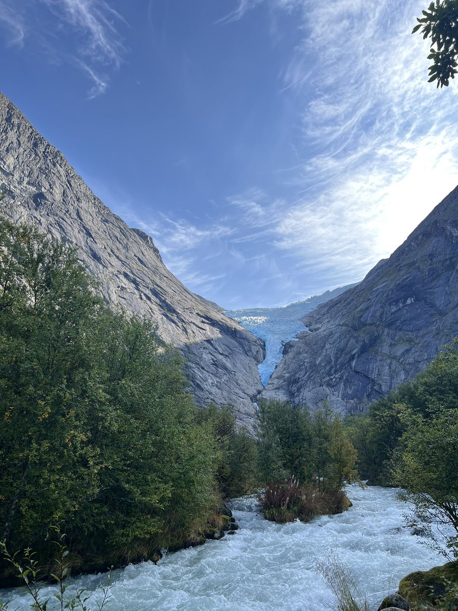 apraralphalpha's tweet photo. #Briksdal #Olden #Norway https://t.co/21z9HVg0R1