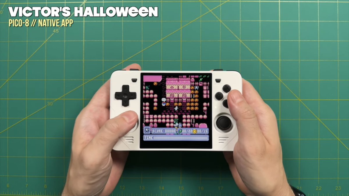 victoriemini's tweet photo. Meu jogo de PICO 8 apareceu no ​⁠@RetroGameCorps durante o review do RGB30! O Russ é um querido amigo que já me ajudou muito, e continua estendo a mão até hoje ❤️

Meu jogo aparece no 37:30 https://t.co/yBy5ui8ddi

#retrogamecorps #powkiddy #rgb30 #pico8 #halloween https://t.co/k0BNmQvLVI