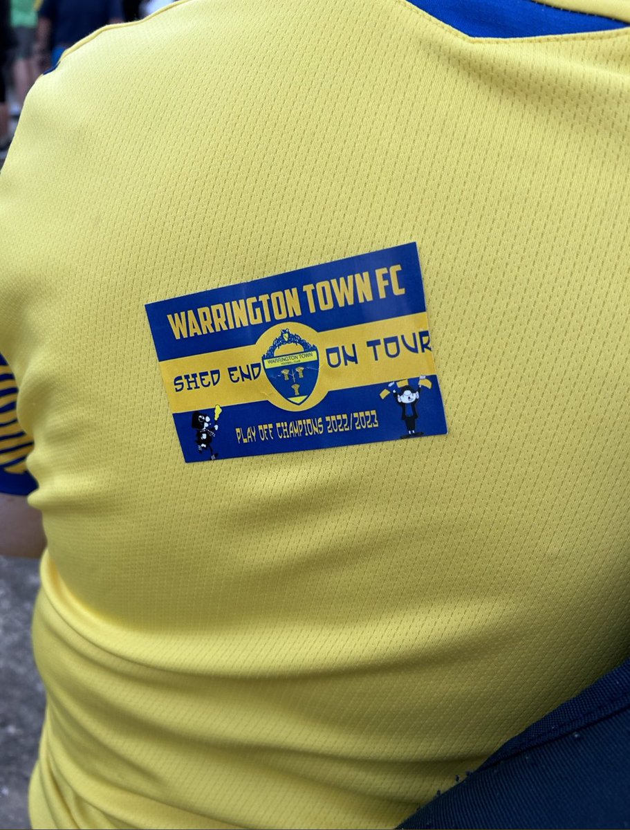 AwayDaySlaps's tweet photo. 👋 @theyellows slap on some poor fan’s back

📍 Warrington

📸 @PWWALKER 

✉️ Send submissions via DM to be featured #wtfc #theyellows https://t.co/TK7aq3Q9se