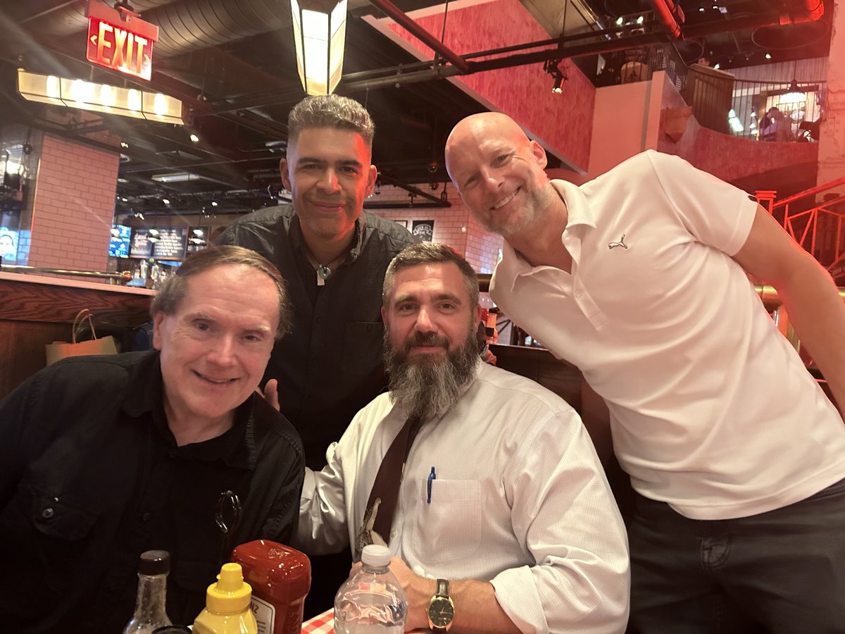 Obi1unome's tweet photo. Look who I found in NYC last night! Thanks to everyone who came out for Freeworld NYC. Look out for https://t.co/ou2UIlxXvy ! @macroaggressio3 @DonJeffries @TonyArterburn  #AmericaUnplugged Big Props to @NumberSixTNP https://t.co/0mz10AImDV
