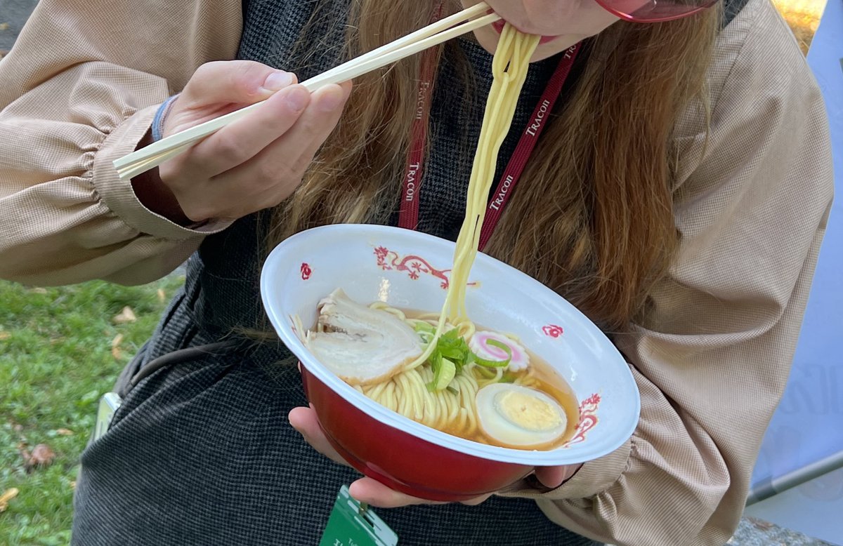 「日本から来た将軍ラーメン  大人気完売御礼 予定より早くなくなってしまった 他が」|横田守 mamoru yokota 半死半生のイラスト