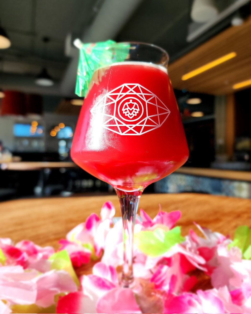 brighteyebrew's tweet photo. NIGEL
6.0% ABV // O IBU
Tiki Sour w/ Blackberry, Pineapple + Cacao Nibs

We got together with Mitch at Nigel's Speakeasy and came up with this gloriously unique sour ale! Tart and tropical fruit hits up front, while the sweet and savory chocolate lingers in the back. https://t.co/DSFP8BiLYg