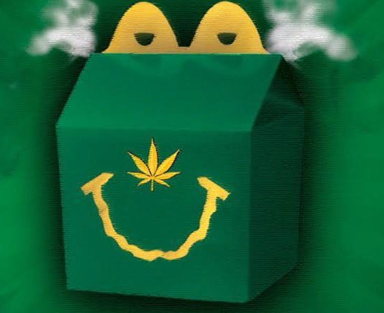 GRAVE🚨: McDonald's de Amsterdam libera nova versão de lanche: O BECK LANCHE FELIZ. O combo acompanharia 1 sanduíche, 1 batata, 3 baseados e 2 unidades de seda zomo.