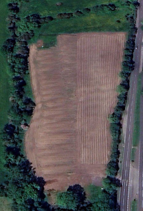 Before and after aerial shots of our vineyard! In the second one we’d started planting but the vines were too small to be seen. It probably looks quite different now that they (and the weeds!) have grown so much! #vineyard #englishvineyard #cheshire #cheshirebusiness #wine