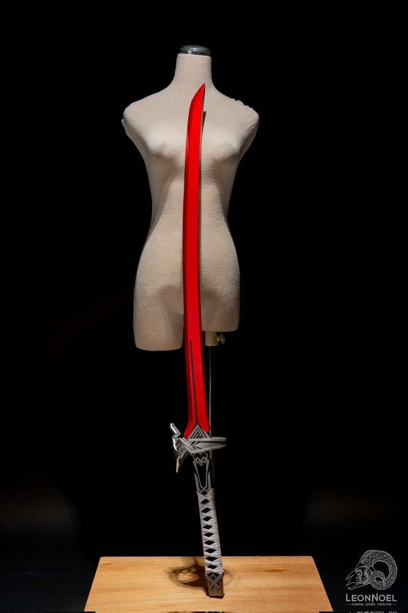 LeonNoelCos's tweet photo. Made this a while ago
Kafka's sword from HSR
made of Eva foam
#HonkaiStarRail #Kafka #cosplay #diy https://t.co/uRhLufgCje