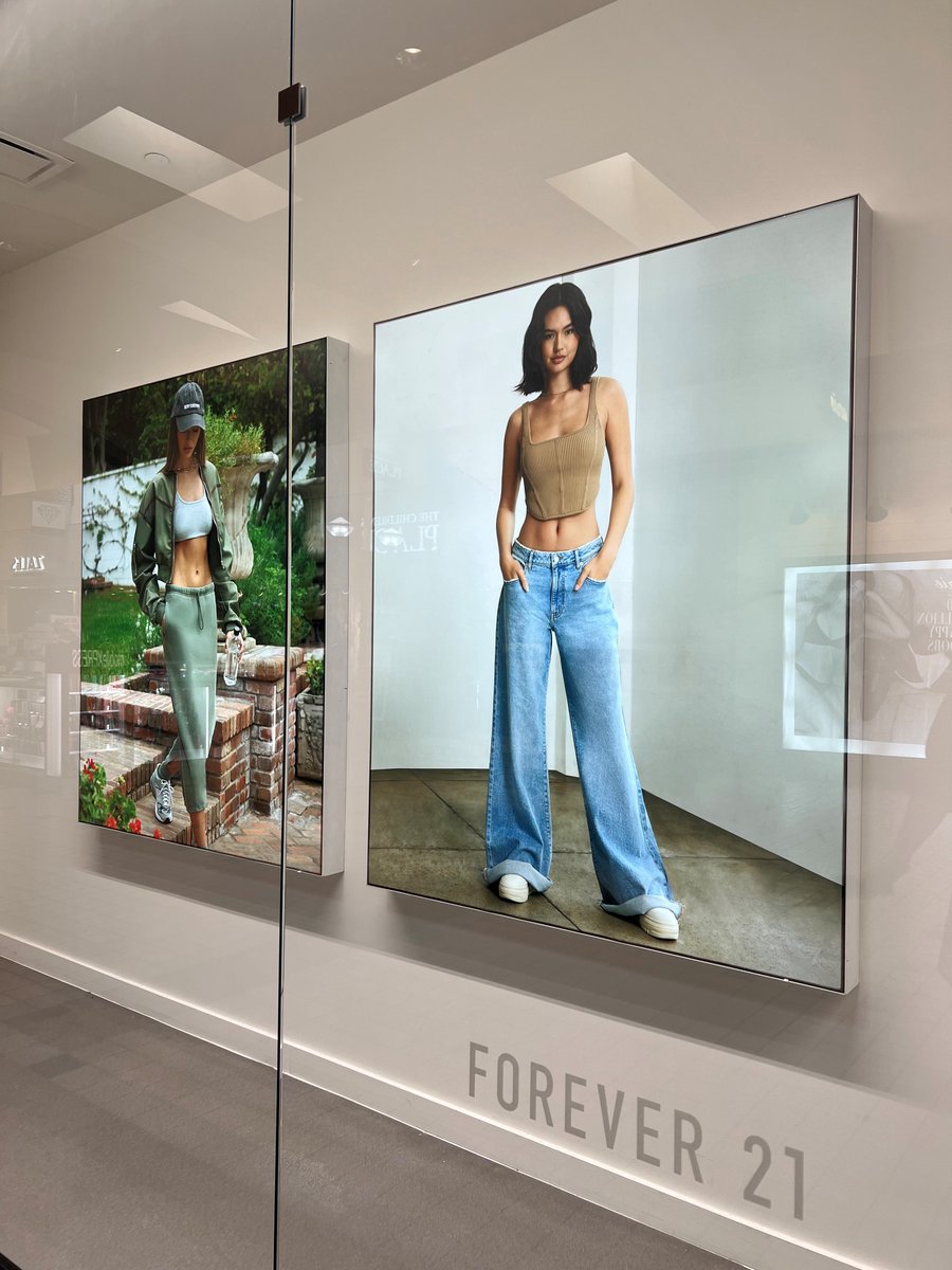 ColumbiaCtrMall's tweet photo. Dreaming of the perfect outfit ☁️ 💙 Create your own perfect outfit in Forever 21 at Columbia Center! #forever21 #Dream #Create https://t.co/eL0Kp8Ttom
