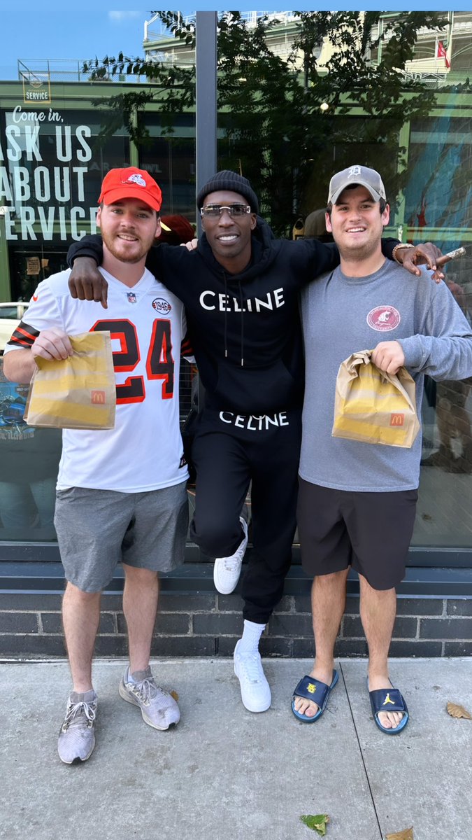 Browns guy <a href="/o4adler/">Owen Adler</a> &amp; Lions guy <a href="/ColinWatts12/">Colin Watts</a>, it’s game day bitches…