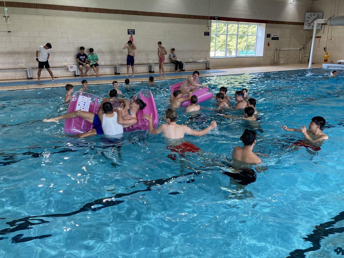 TuckwellHouse's tweet photo. Tuckwell’s traditional ice-breaker Sunday has been another success. Very proud of how all new Tuckwellian’s have settled into this family boarding house. https://t.co/Sq8P3SP7sh