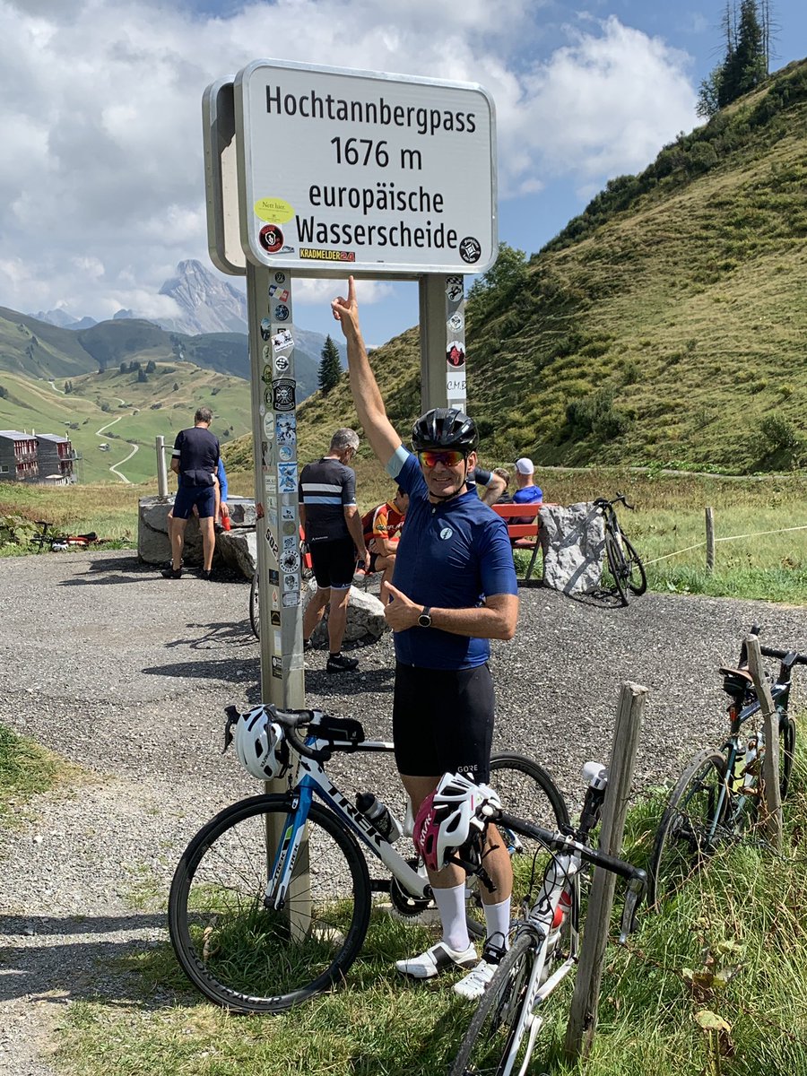 RogerNeukom's tweet photo. #bikeholiday #rennvello #5länderfahrt #timmelsjoch #cycling  900 km / 16000 Höhenmeter 🚵‍♂️🚀🌞 https://t.co/b3PC0KPFtM