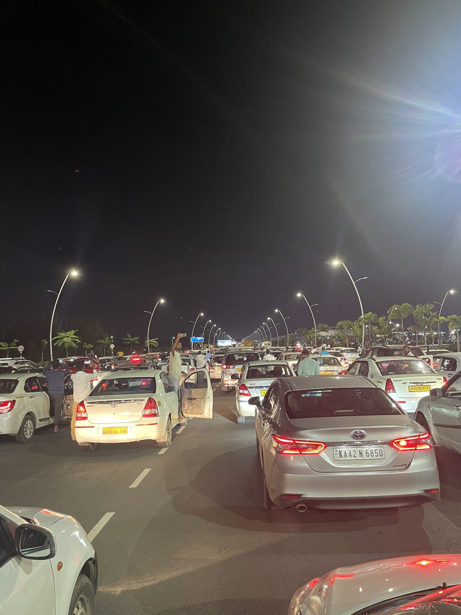 bangaloregt's tweet image. At Bangalore Airport today, I walked a kilometer to get my baggage, waited 20 minutes for a cab, and then faced a long jam due to VIP movement. It's time we rethink the VIP culture in India - every traveler deserves equal treatment!
#Bangalore #EndVIPCulture