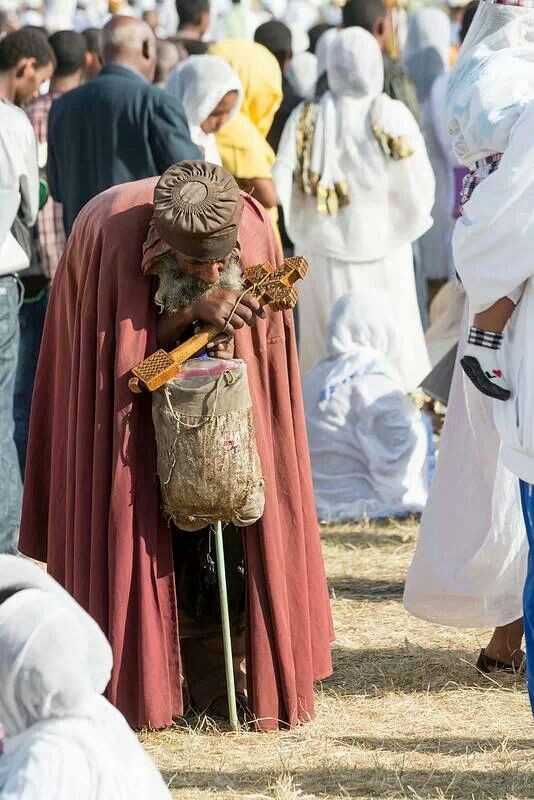 YKebedd's tweet image. አምላኬ ሆይ ካንተ የሚልቅ የለምና፣ ስራህ ፍፁም ነውና፣ ጥበብህ ስውር ነውና፣ ሁሉን በጊዜህ ትከውናለህና፣ አንተን አምኜ እግርህ ስር ወድቄ ምህረትን ይቅርታን ማዳንን ፈውስን እለምናለሁ። ማረን። ኢትዮጵያን አስባት። ሁሉን ቻይ ነህና ድረስልን