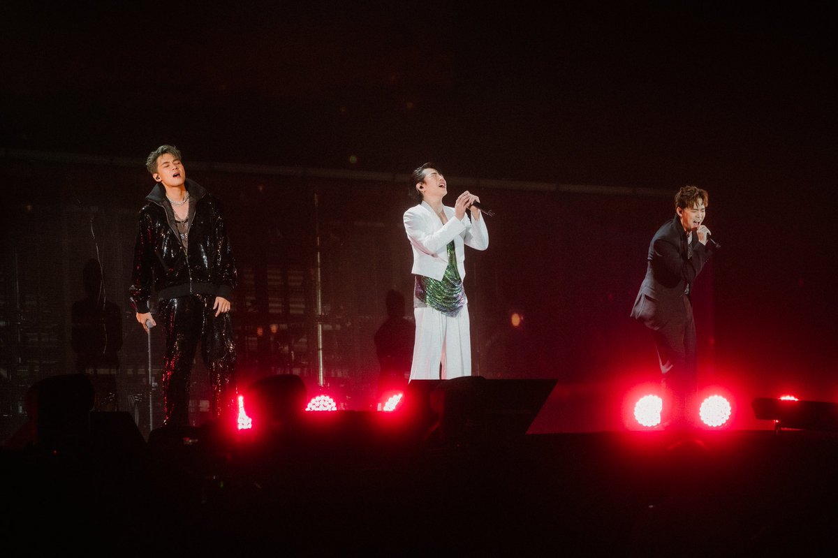 grammyrs's tweet photo. ในนามของผู้จัด ศิลปิน และทีมงานทุกคน ขอขอบคุณคนดูทั้งรอบวันเสาร์และวันอาทิตย์ ที่มาร่วมกันสร้างปรากฏการณ์ความมันส์สุดเหวี่ยง ที่ไม่รู้อีกนานแค่ไหน ชาว 2K ถึงจะได้สนุกกันแบบนี้อีก

#GrammyRSConcerts
#2kCelebration 
#เจอกันมันส์สุดเหวี่ยง #100ปีมีแค่ครั้งเดียว
#ไทยประกันชีวิต https://t.co/9CNgyqzoMk