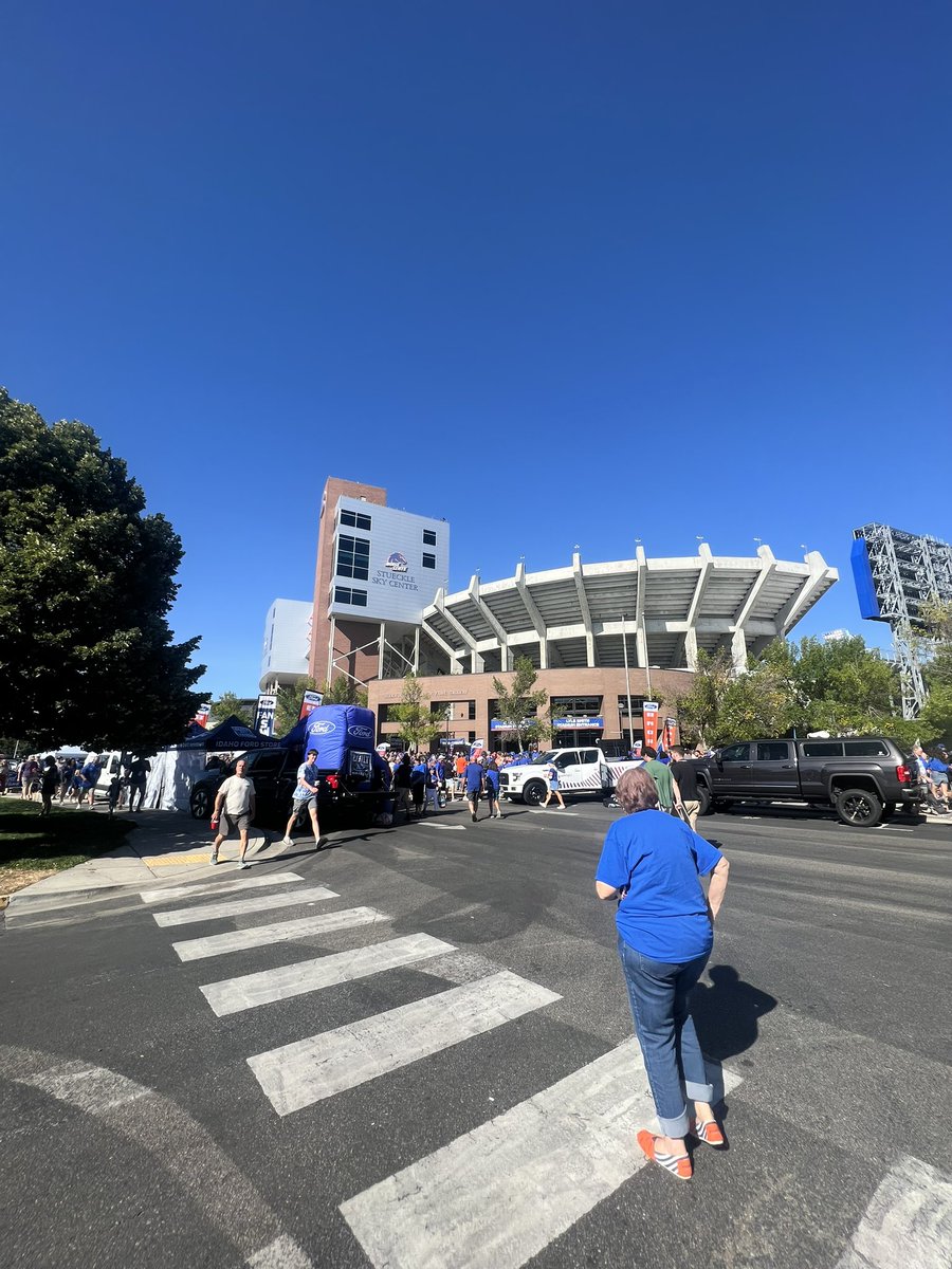 Goosee22's tweet photo. Go blue https://t.co/GkmRx5OKFy