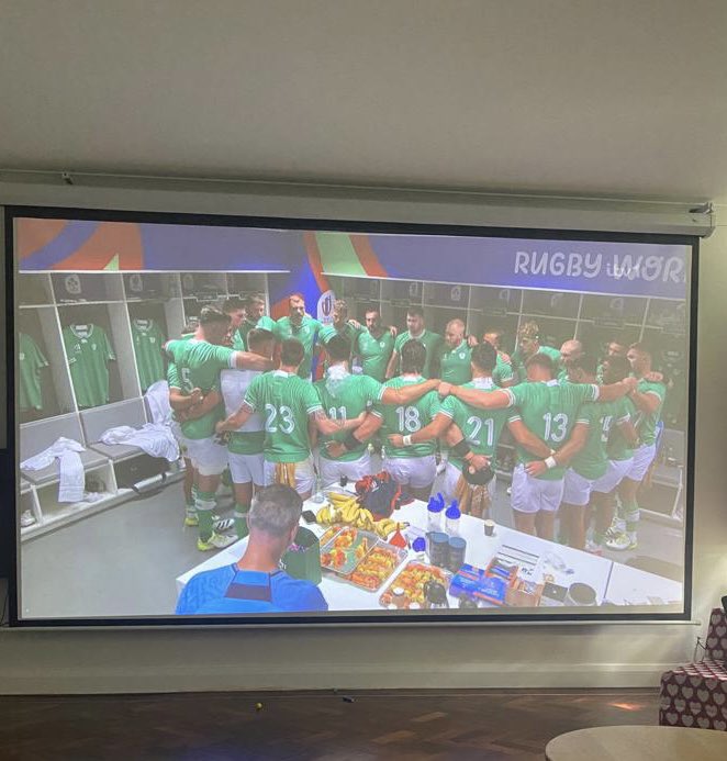 Fantastic to see the <a href="/IrishRugby/">Irish Rugby</a> team setting a great example to all those young rugby players of the future with their healthy half time snacks. 

My 11 yo rugby mad son certainly took note and was impressed! <a href="/rugbyworldcup/">Rugby World Cup</a> <a href="/UlsterRugby/">Ulster Rugby</a>